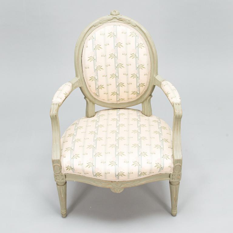 A Gustavian armchair by Johan Erik Höglander, master in Stockholm 1777-1813. Signed IEH.