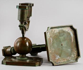 LJUSSTAKAR, ett par, brons, Art Déco, 1900-talets första hälft.