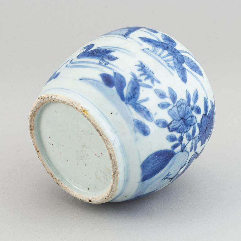 A blue and white jar, Ming dynasty, Wanli (1572-1620).