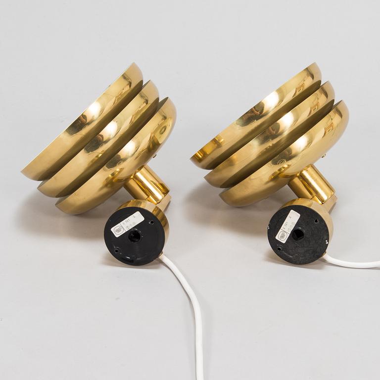 Hans-Agne Jakobsson, a pair of mid-20th century 'V361' wall lights for AB Markaryd.