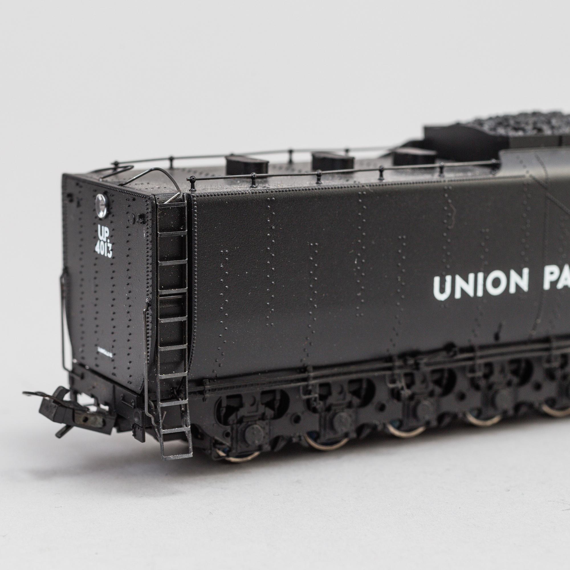 a german Trix Märklin Locomotive H0 "Class 4000 'Big Boy' Union Pacific wagon, second half of the 20th century.