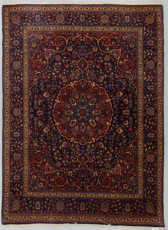 A RUG, semi-antique west persian, ca 190 x 140 cm.