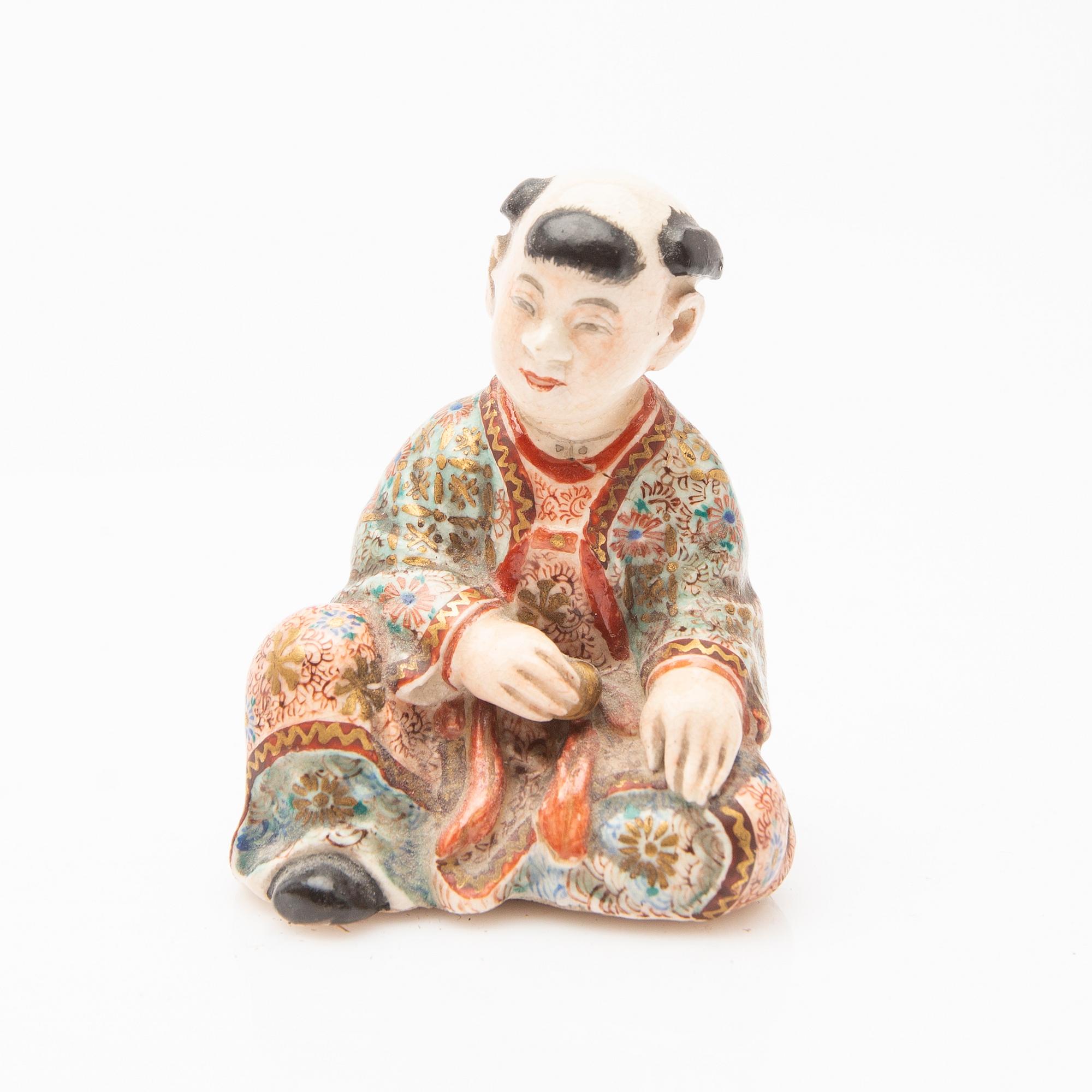 A porcelain set, 3 pieces, Satsuma, Japan, 20th century.
