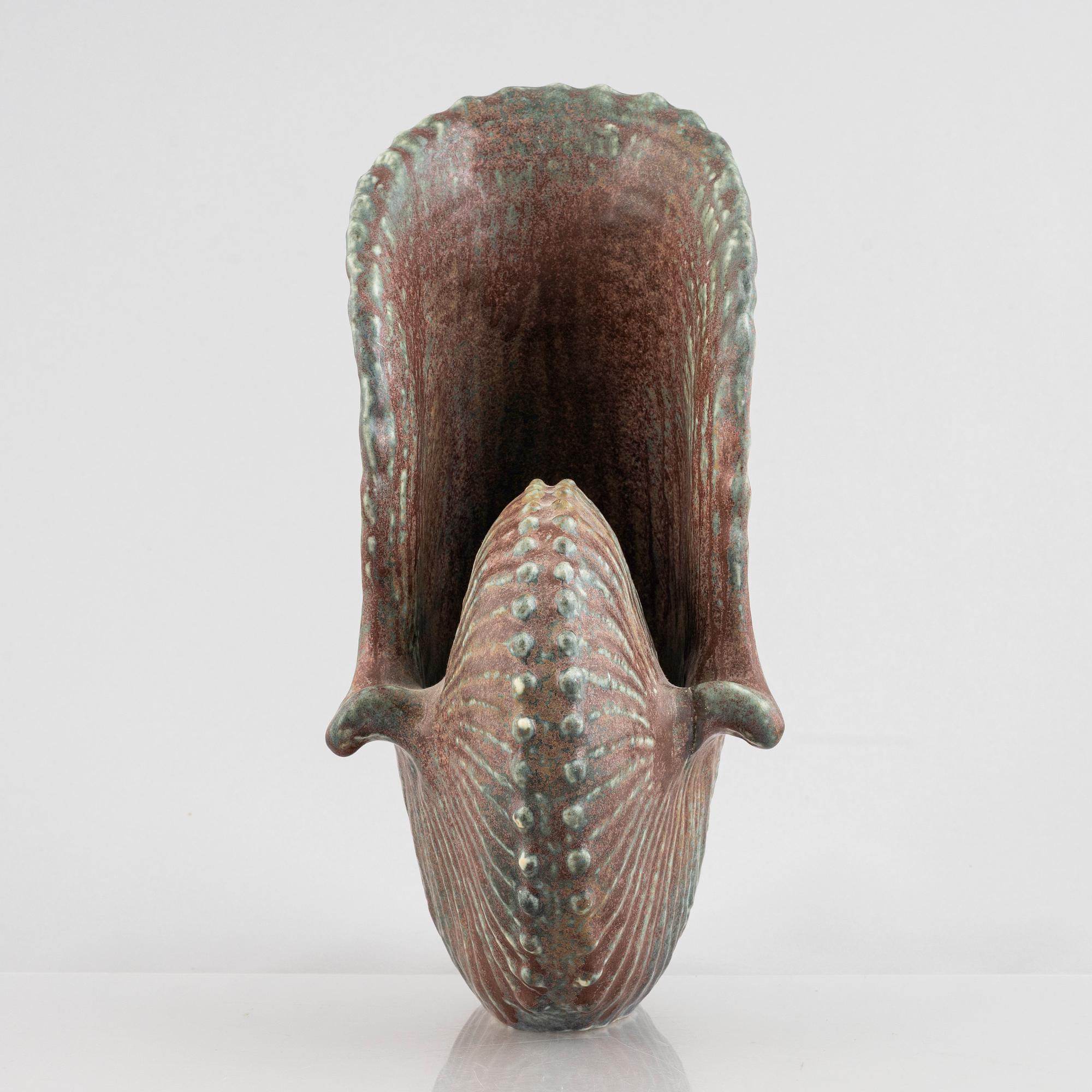 Gunnar Nylund, skulptur, "gondolsnäcka", Rörstrand, 1940-50-tal.