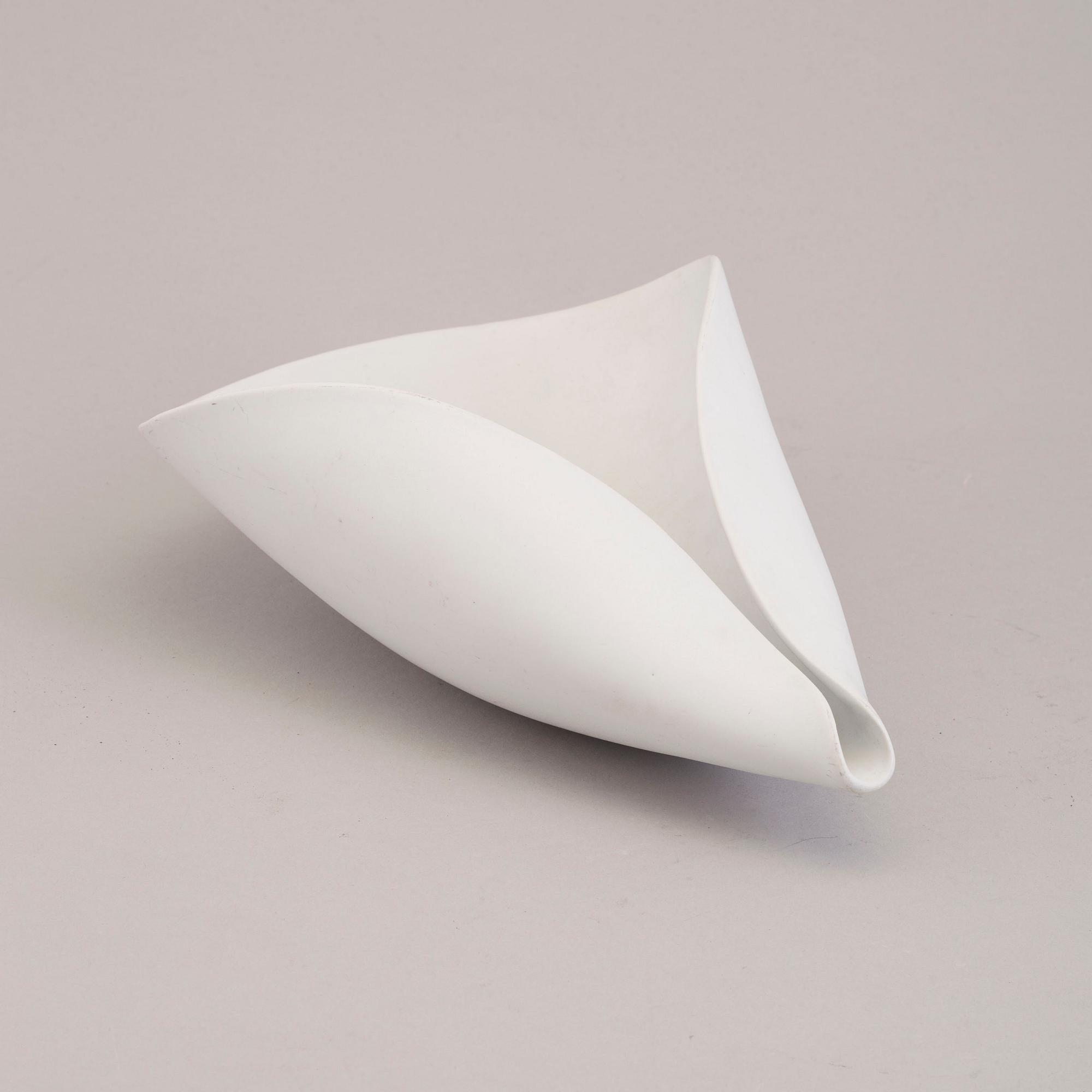 STIG LINDBERG, a 'Veckla' stoneware bowl from Gustavsberg.