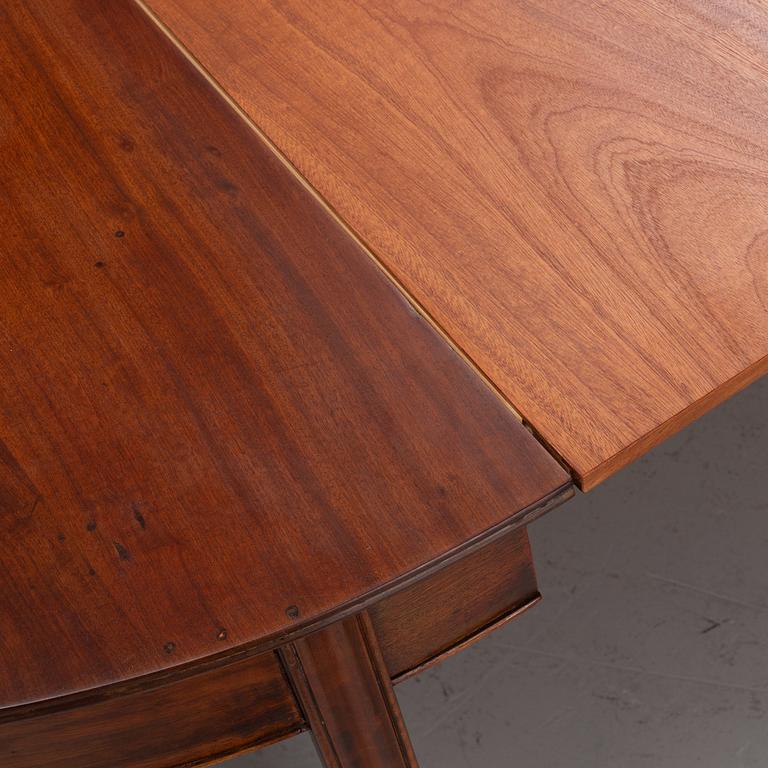 Scandinavian Modern, a dining table, mid 20th century, possibly designed by Kaare Klint.