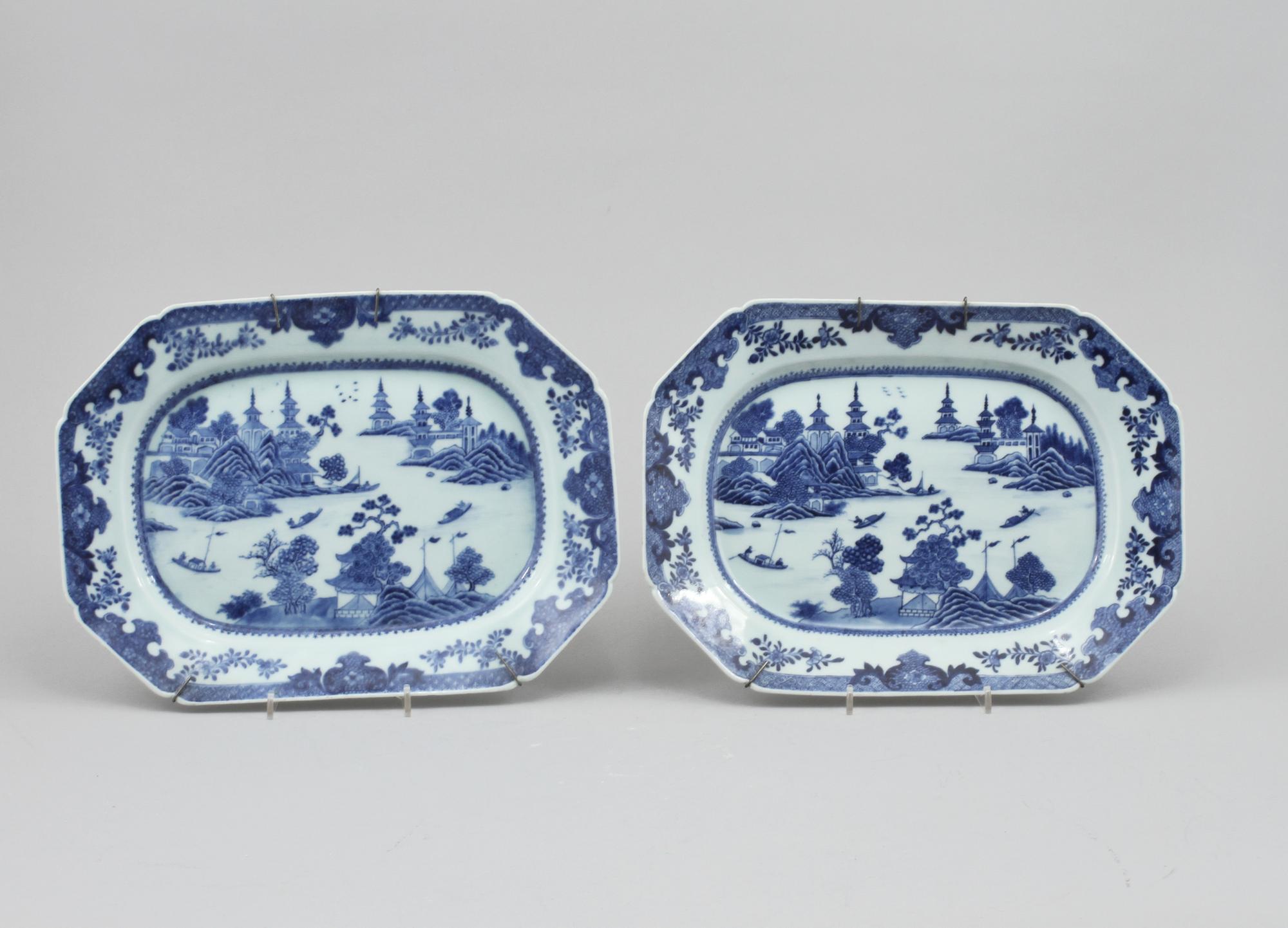 STEKFAT, ett par, porslin, Kina, 1700-tal.