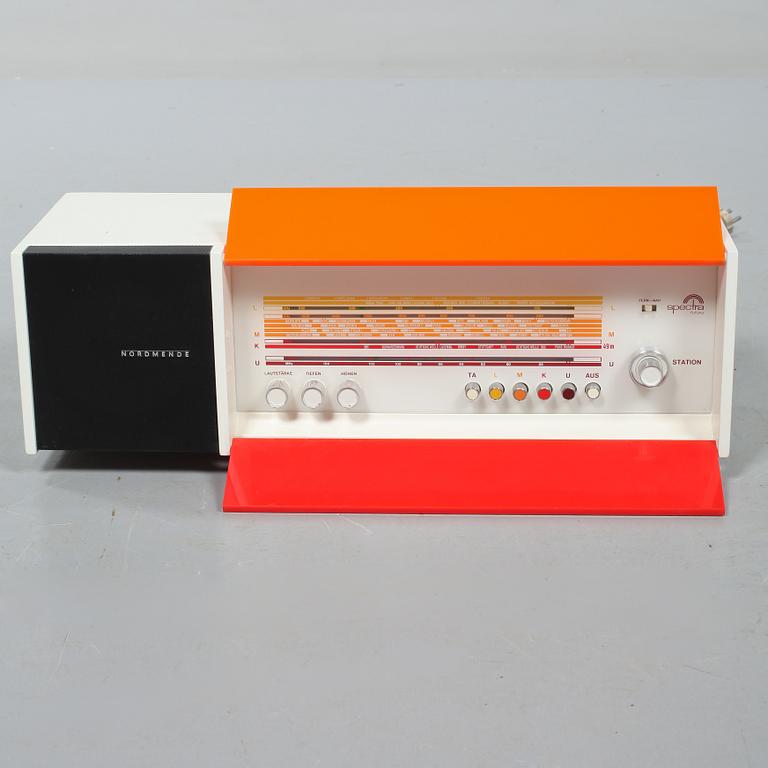 RADIO, "Spectra Futura", Raymond Loewy för Nordmende, 1900-talets andra hälft.