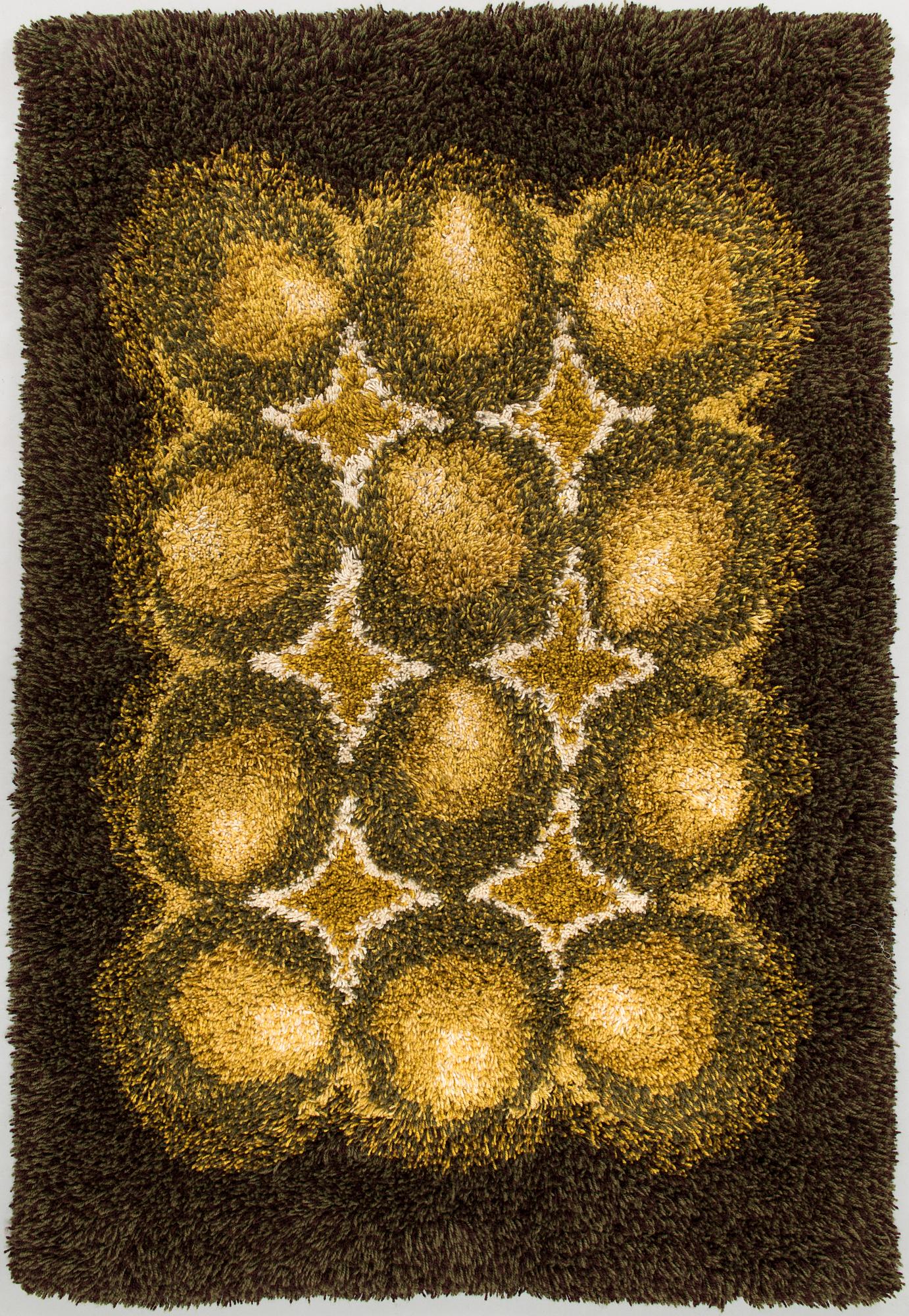 Laila Seppä, ryijy, 'Simpukat', 1960-luku. 158x105 cm.