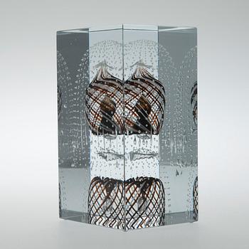 Oiva Toikka, A GLASS CUBE.