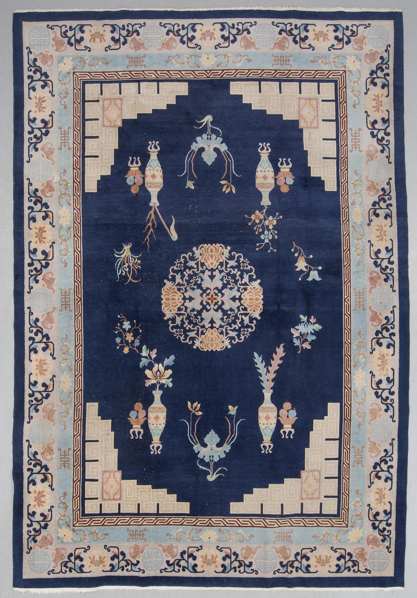 MATTA, semiantik, Kina, ca 341 x 248 cm.