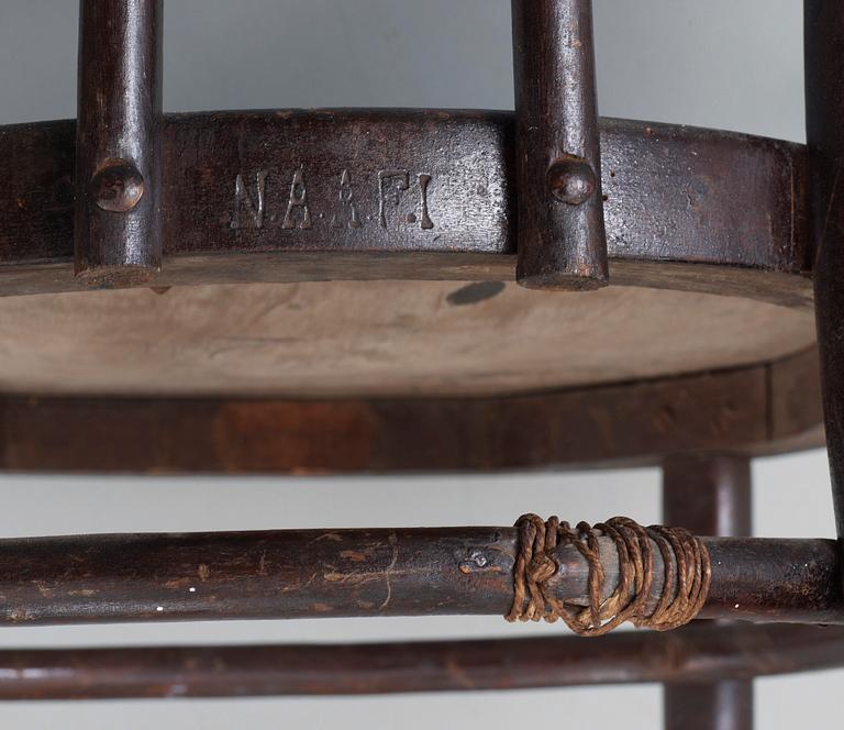 KARMSTOL, etikettmärkt Kohn, tidigt 1900-tal.