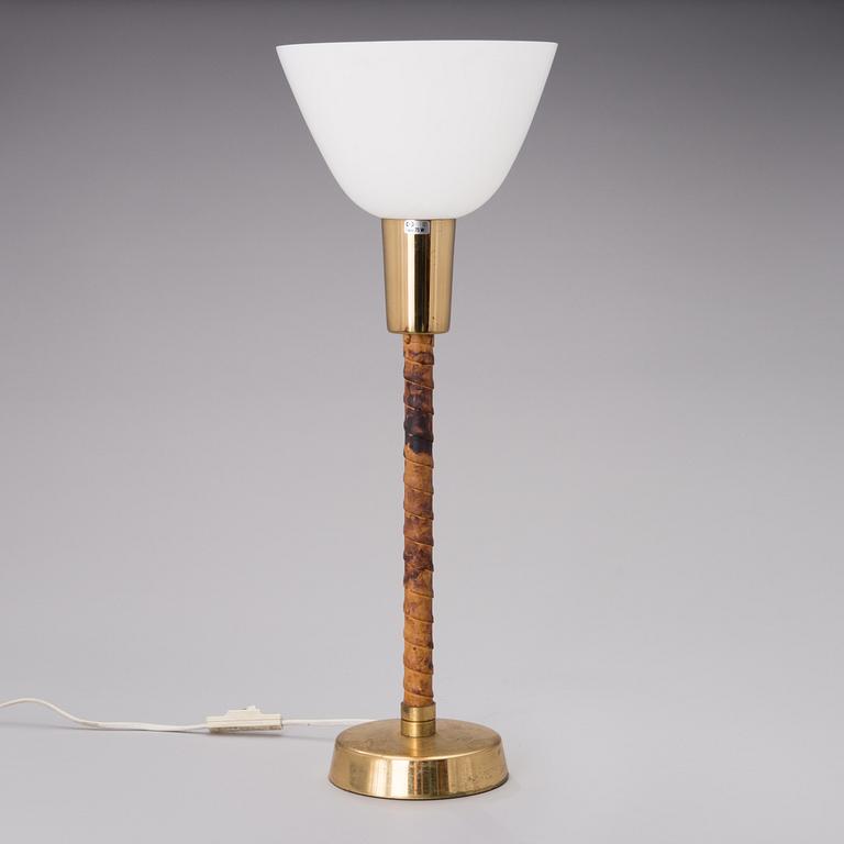 LISA JOHANSSON-PAPE, BORDSLAMPA, "Senator", Orno. Modellen formgiven 1947.