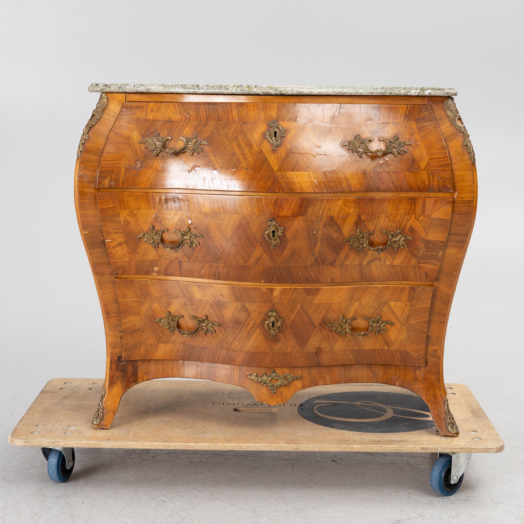 Chest of drawers, Rococo style, 20th century.