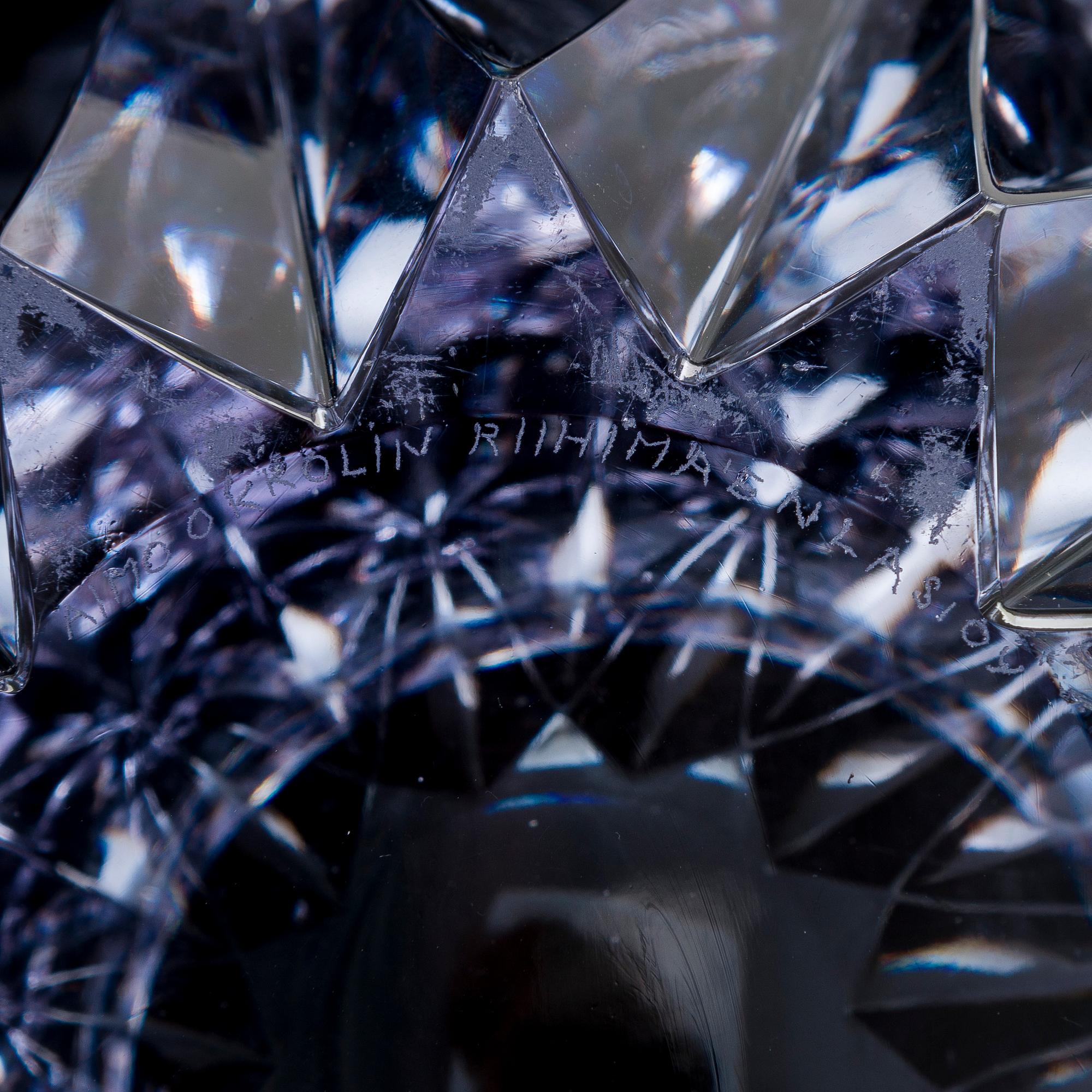 Aimo Okkolin, skål, "Näckros", signerad Aimo Okkolin Riihimäen Lasi Oy.