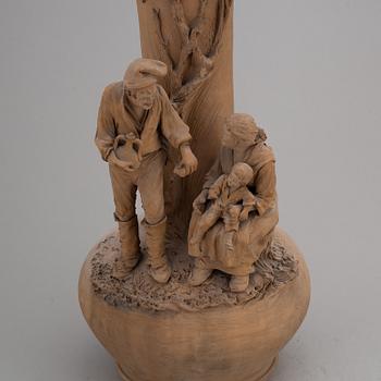 GIUSEPPE VACCARO CALTAGIRONE, skulptur med vas, terracotta, signerad.