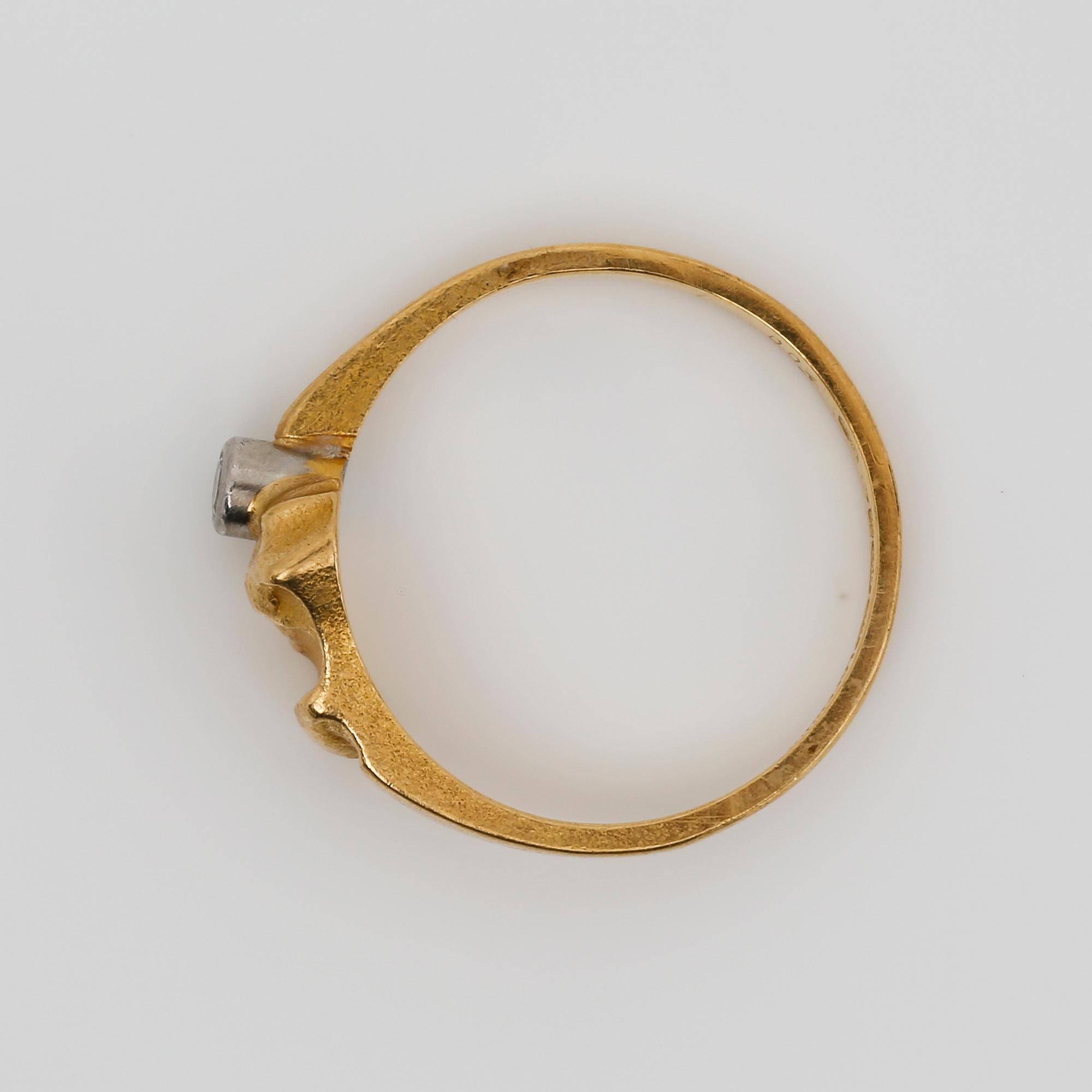 RING, 18K guld med briljantslipad diamant ca 0,04 ct, Björn Weckström, för Lapponia, Finland, 1993. Vikt ca 1,97 g.
