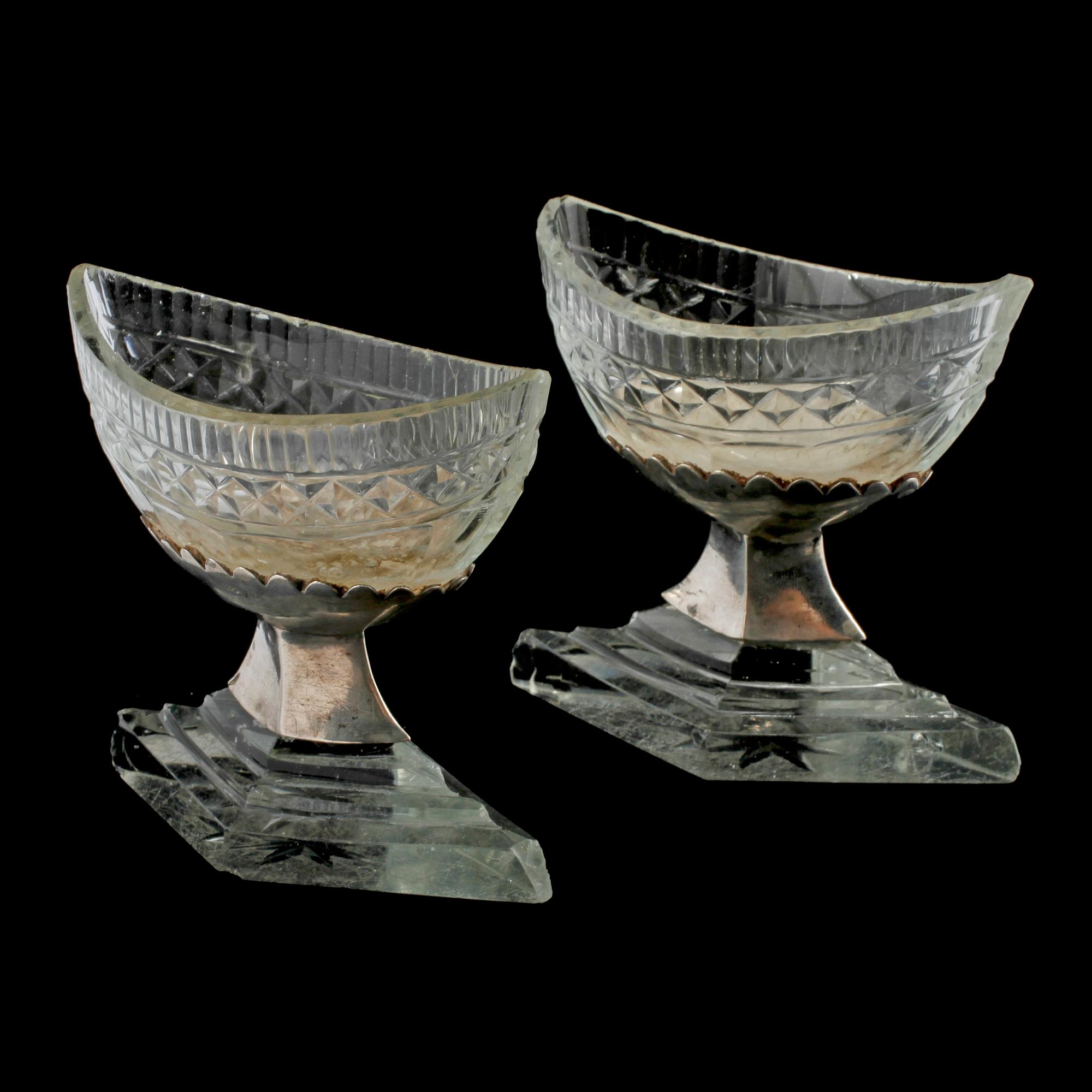 SALTKAR, ett par, silver och glas, empire, Bengt Tellander, Jönköping, 1800-talets första hälft.