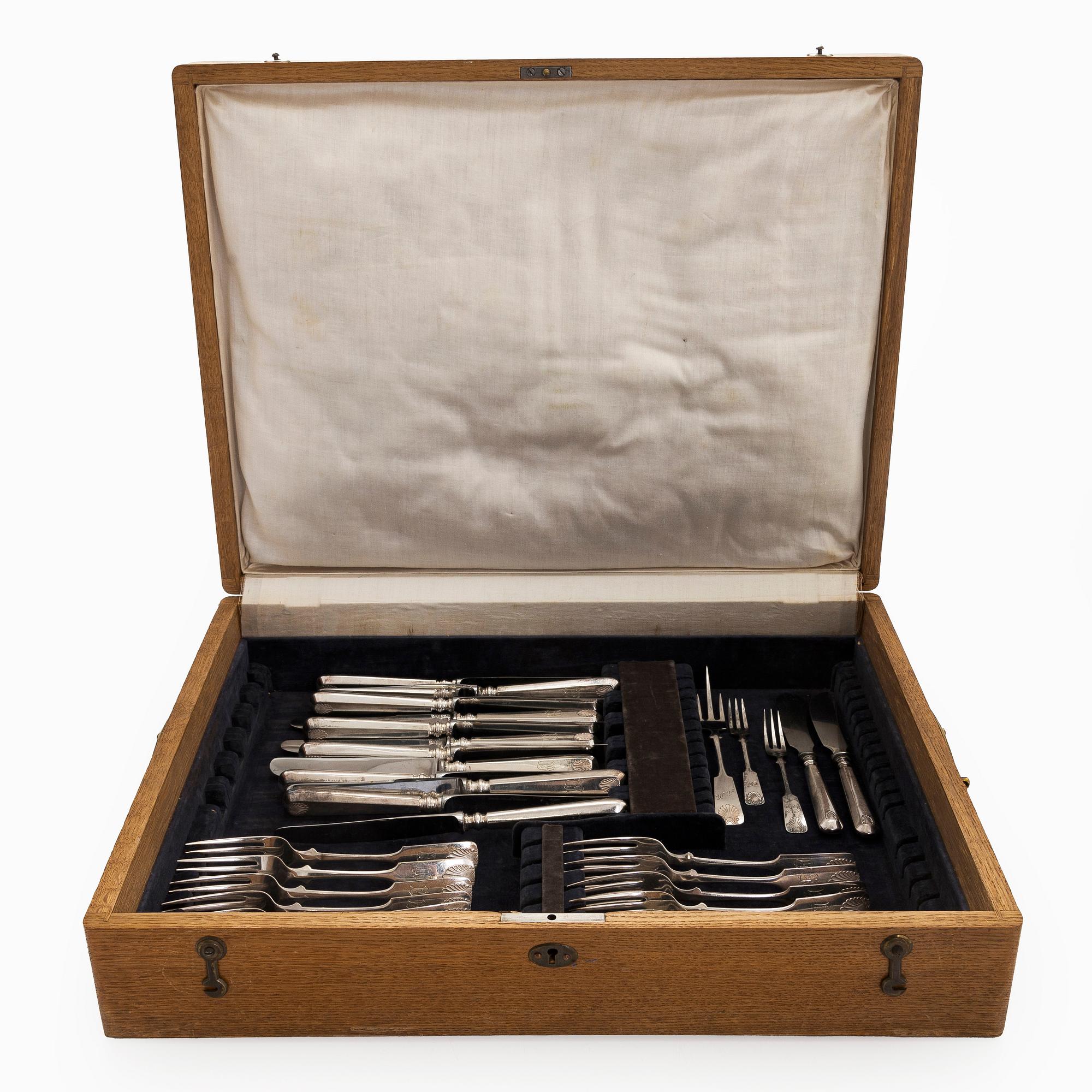 A 67-piece set of silver cutlery, sea shell decor, Finnish manufacturers, 1917-1962.