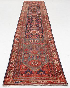 Gallery carpet, Malajir, approx. 490 x 80 cm.