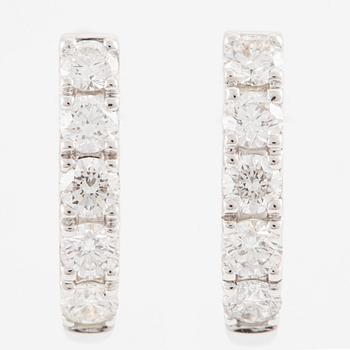 Earrings, 18K white gold set with brilliant-cut diamonds.