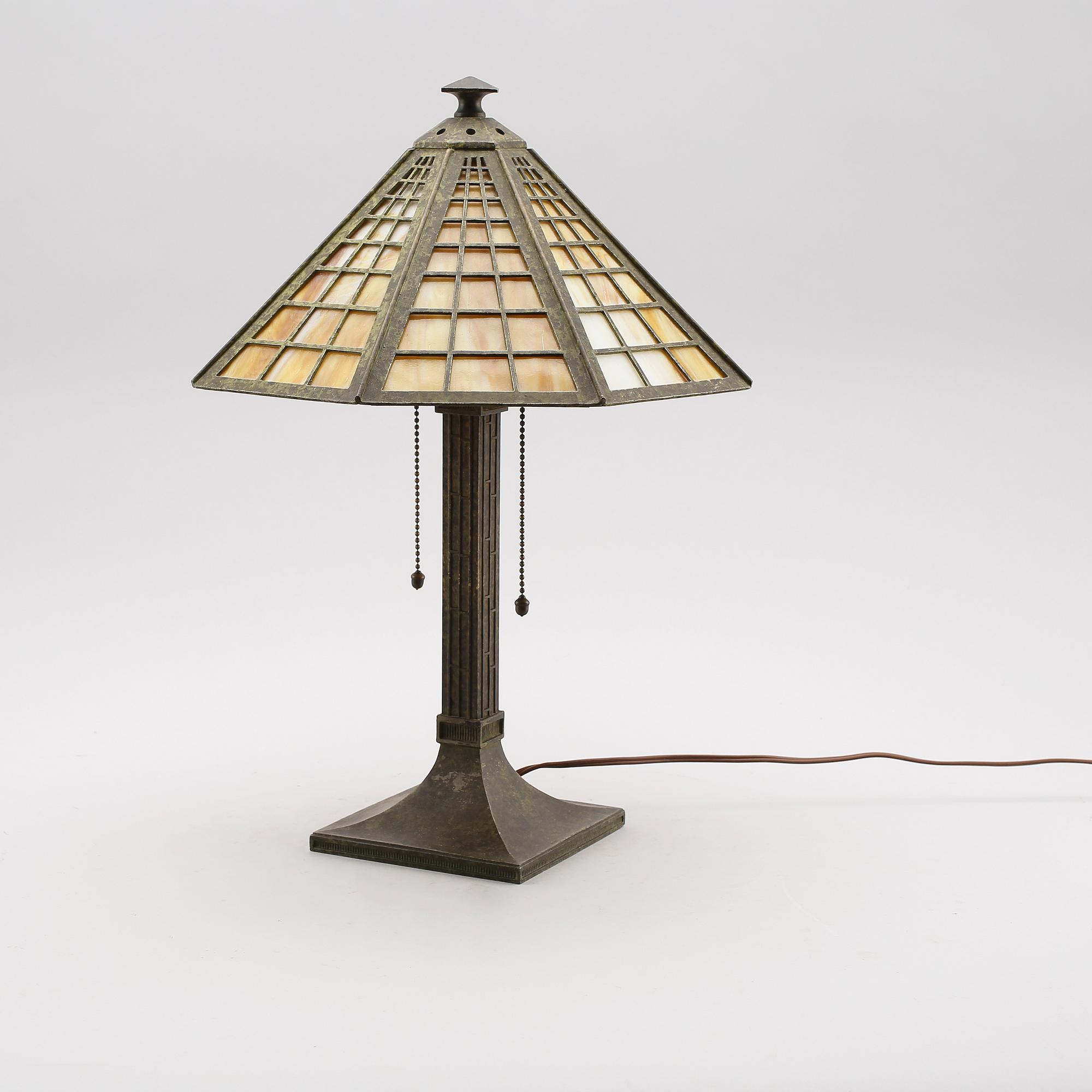 BORDSLAMPA, patinerad brons, 1900-talets första hälft.