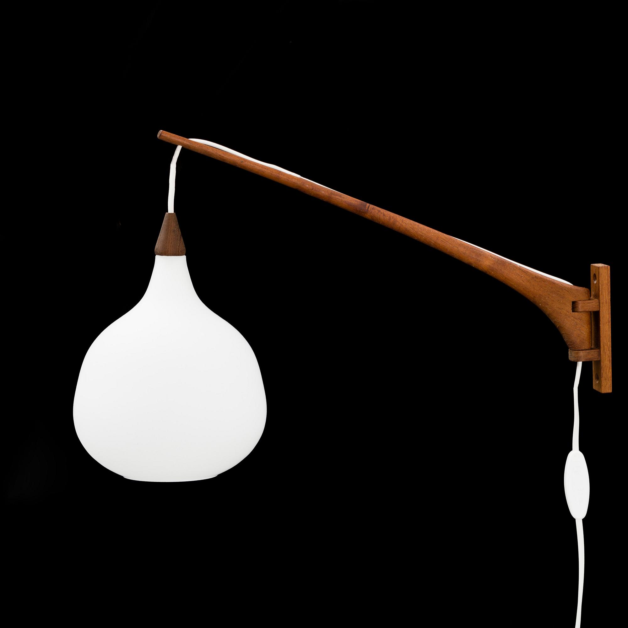 UNO & ÖSTEN KRISTIANSSON, a teak wall light, 1950's/60's.
