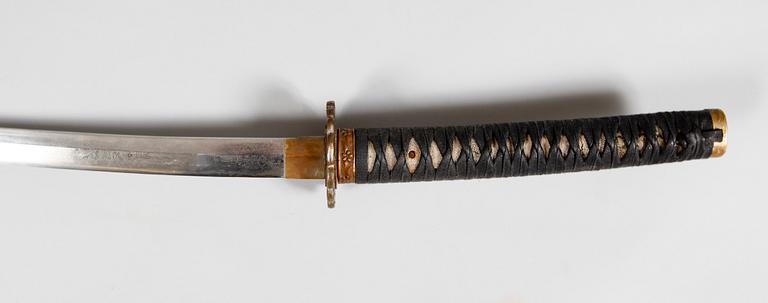 KATANA, orientalisk, 1900-talets andra hälft. TEXTÄNDRING: Orientalisk, 1900-talets andra hälft.