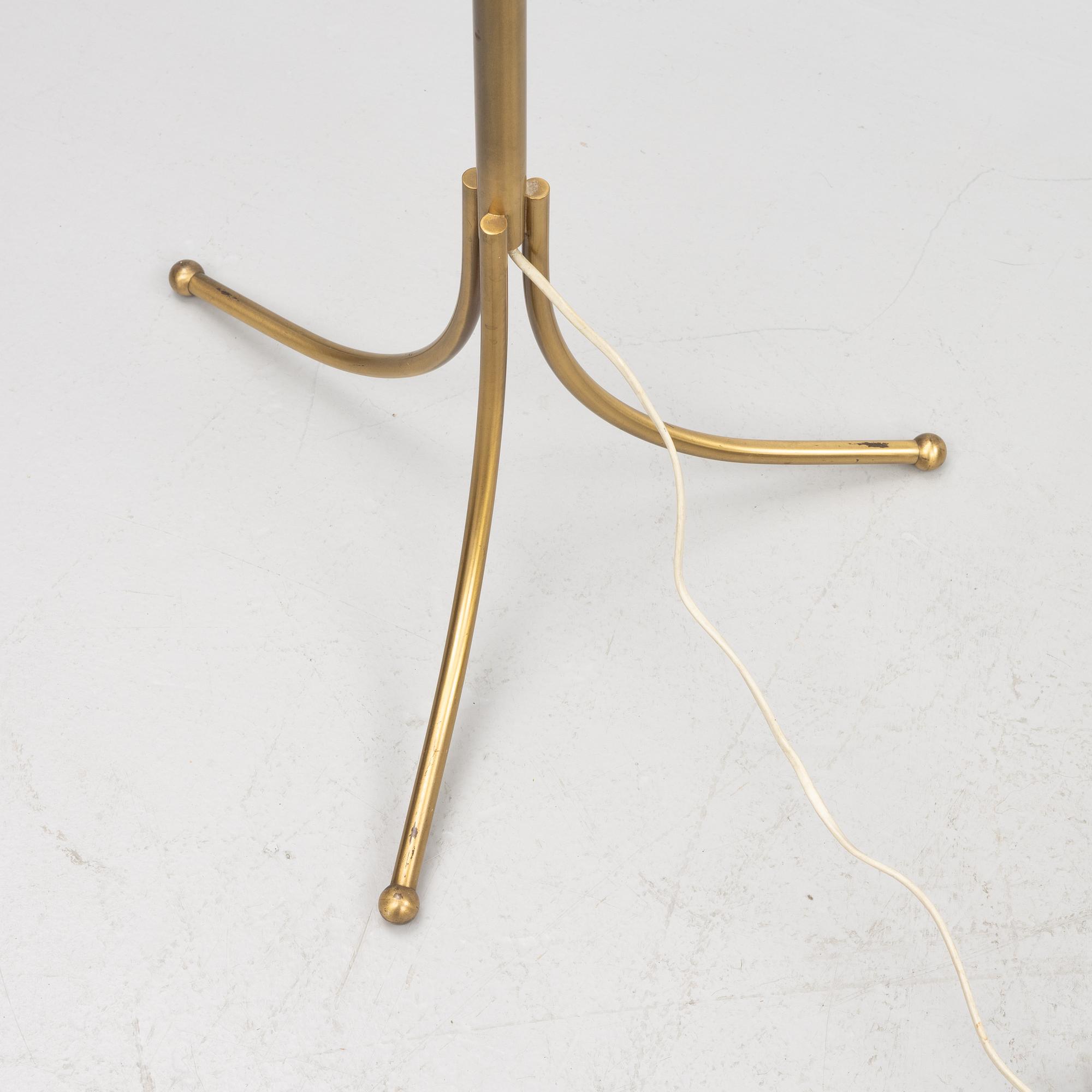 Josef Frank, golvlampa, modell "1842", Firma Svenskt Tenn, Stockholm, 1900-talets andra hälft.