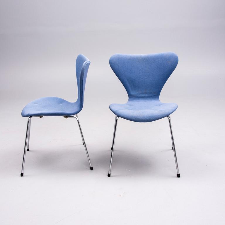 STOLAR, 2 st, "Sjuan" Arne Jacobsen, Fritz Hansen, Danmark 1987.