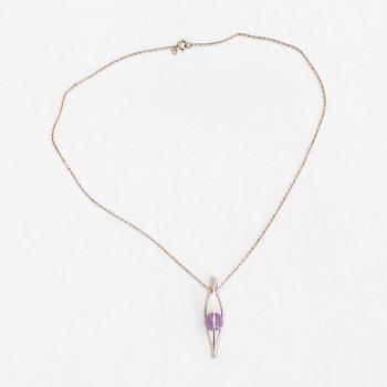 Elis Kauppi, a silver necklace, with amethyst quartz. Kupittaan Kulta, Turku 1964.