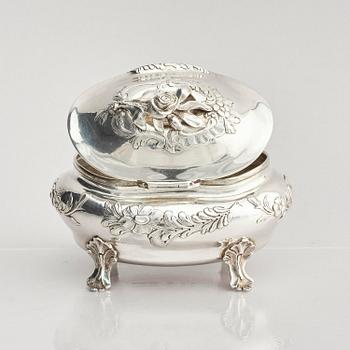 A Swedish 18th century silver sugar-casket, mark of Arvid Castman the younger, Eksjö 1774.