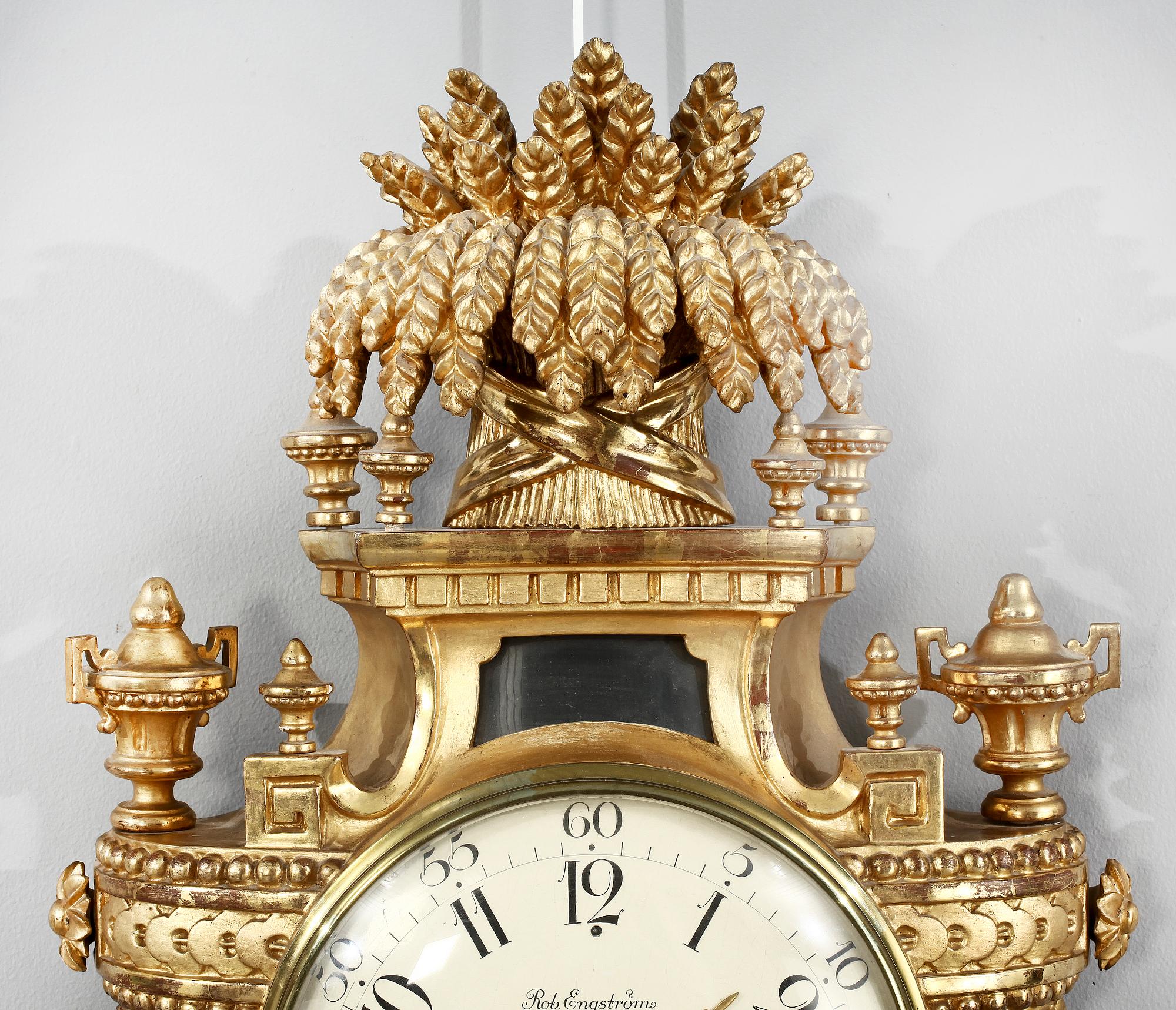 VÄGGPENDYL, gustaviansk stil, 1900-talets första hälft. Urtavlan märkt Rob. Engström, Stockholm.