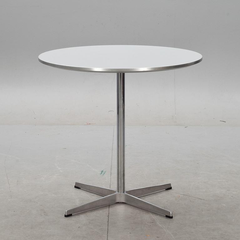 BORD, Arne Jacobsen, Fritz Hansen.