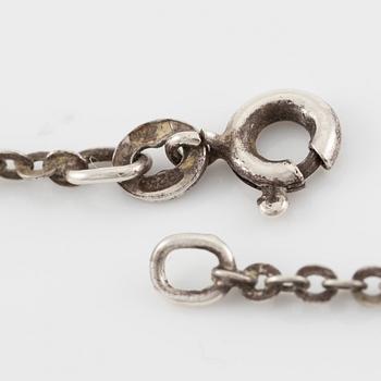 Tapio Wirkkala, hänge "Äpple", sterlingsilver, Kultakeskus, Tavastehus 1976, med kedja silver.