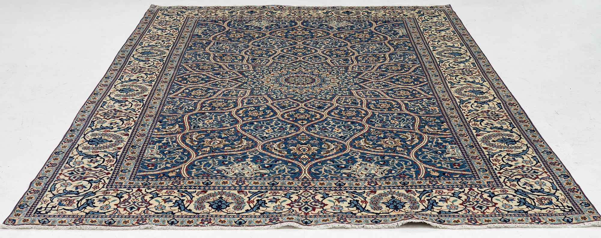 Carpet, Nain approx. 345 x 232 cm.