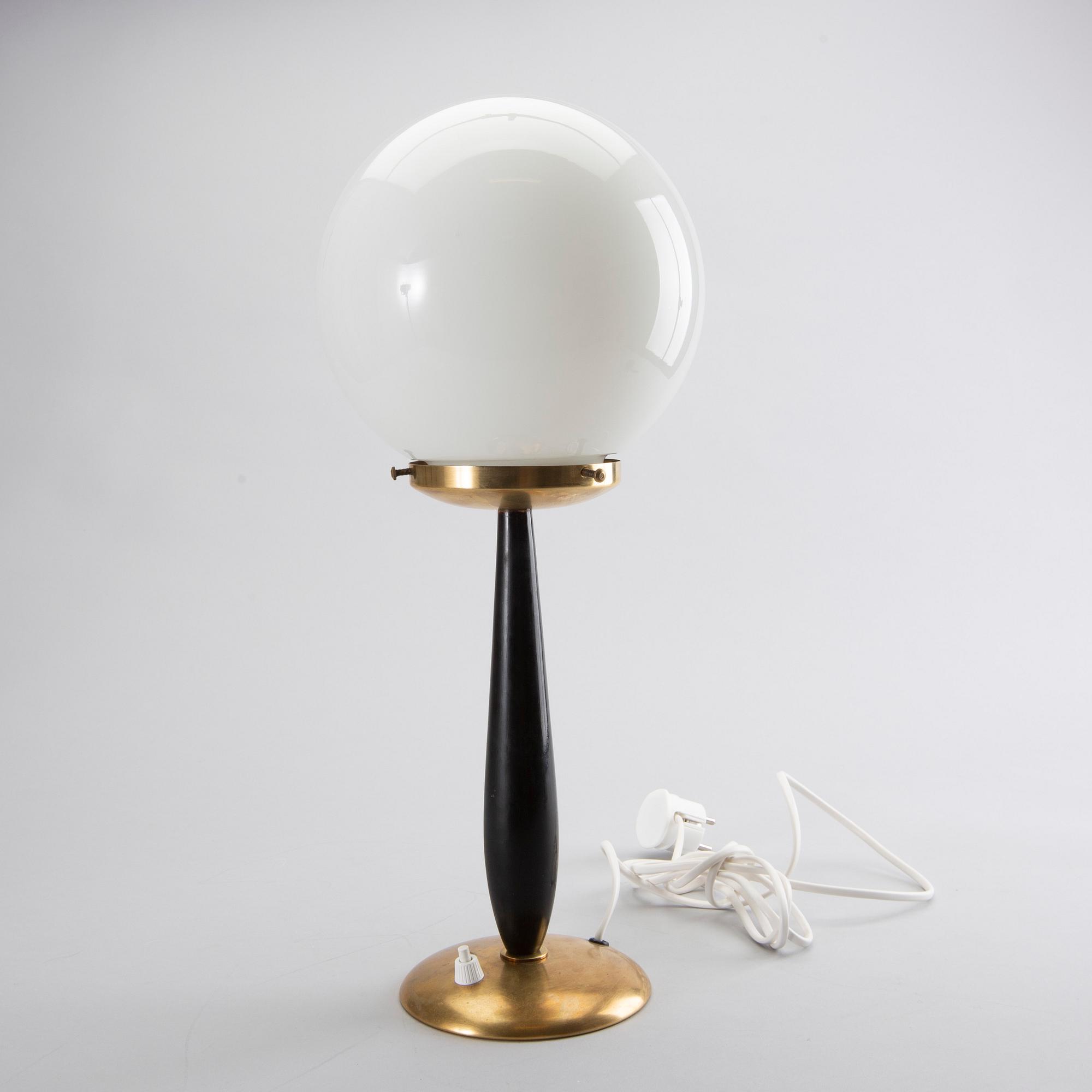 A mid 20th century table lamp.