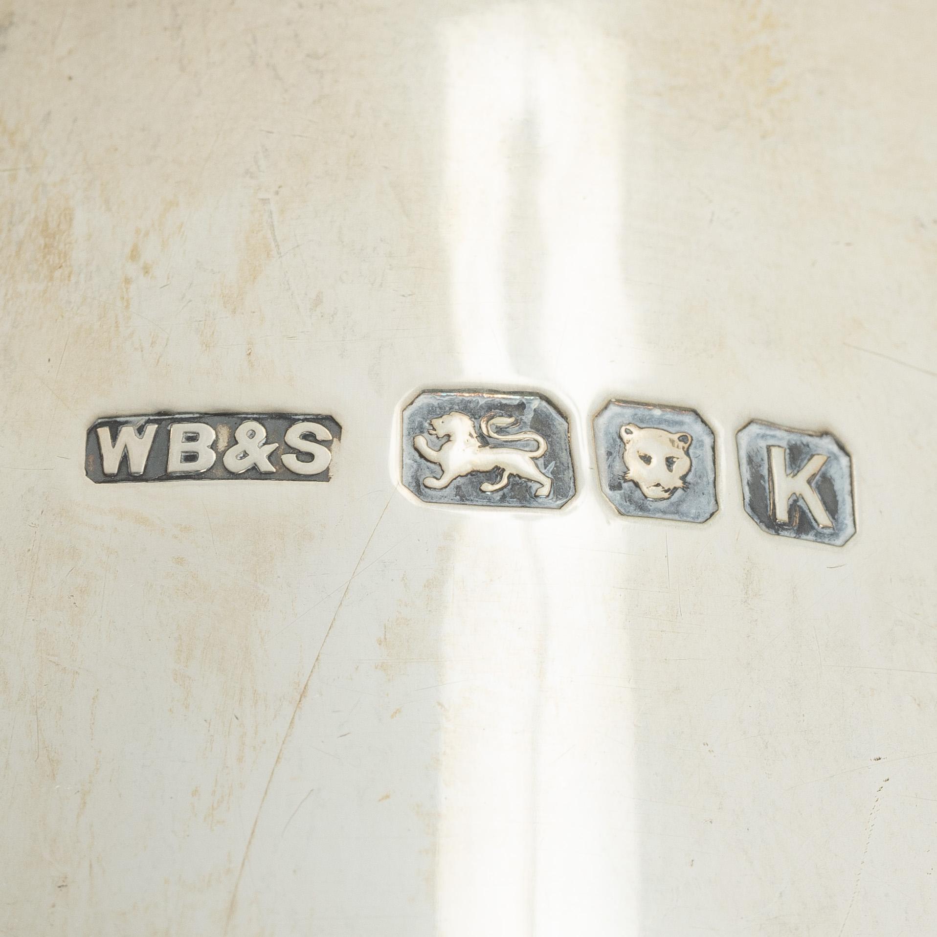 An English silver tankard, mark of William Bruford & Son, London 1945.