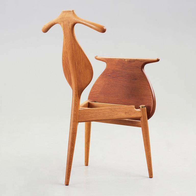 Hans J. Wegner, a teak and oak 'Jakkens Hvile'/'Bachelor's chair', Johannes Hansen, Denmark ca 1959.