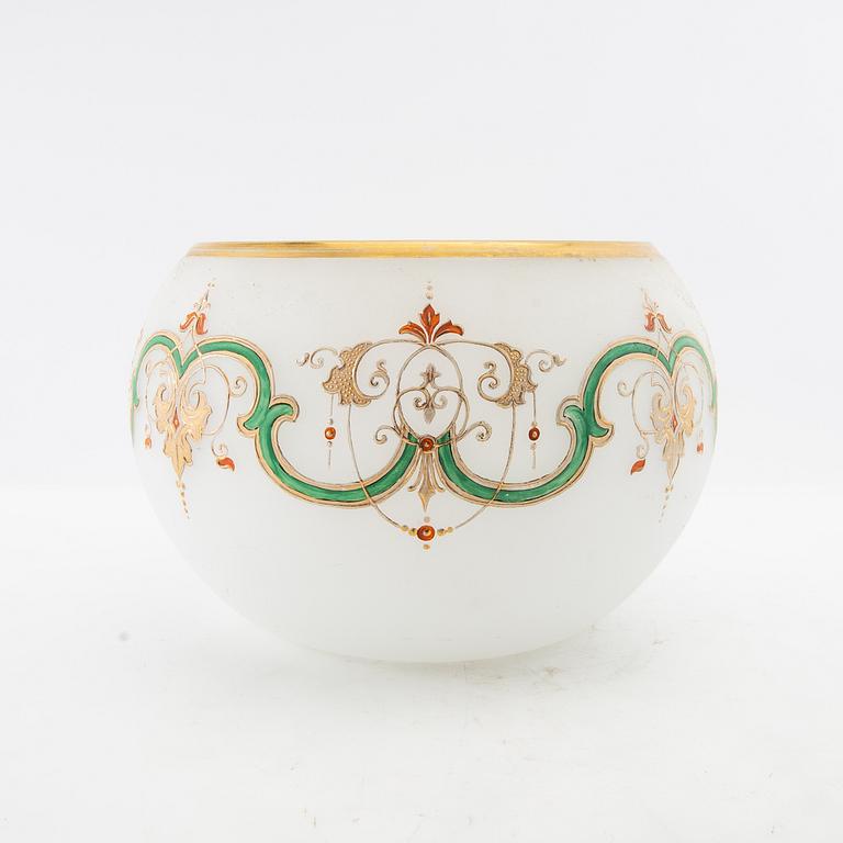Bålskål med fat omkring 1900 flussglas med målad dekor.