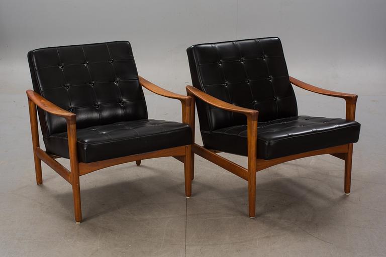 FÅTÖLJER, ett par. 1960-tal.