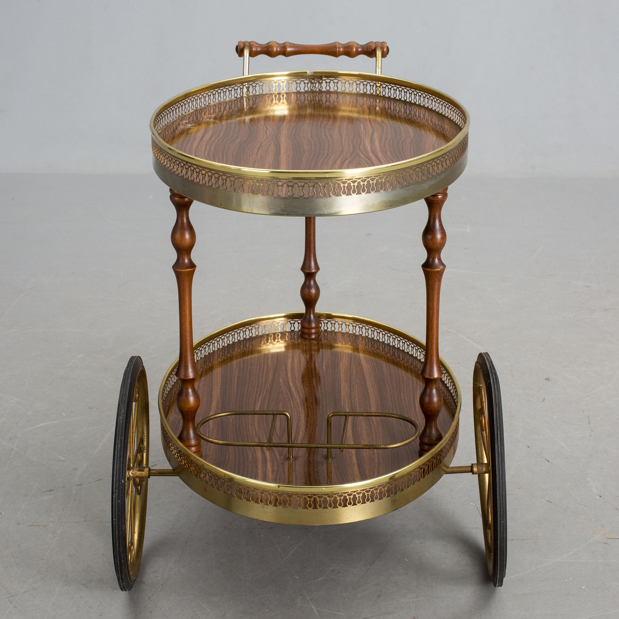 SERVERINGSVAGN, 1900-talets andra hälft.