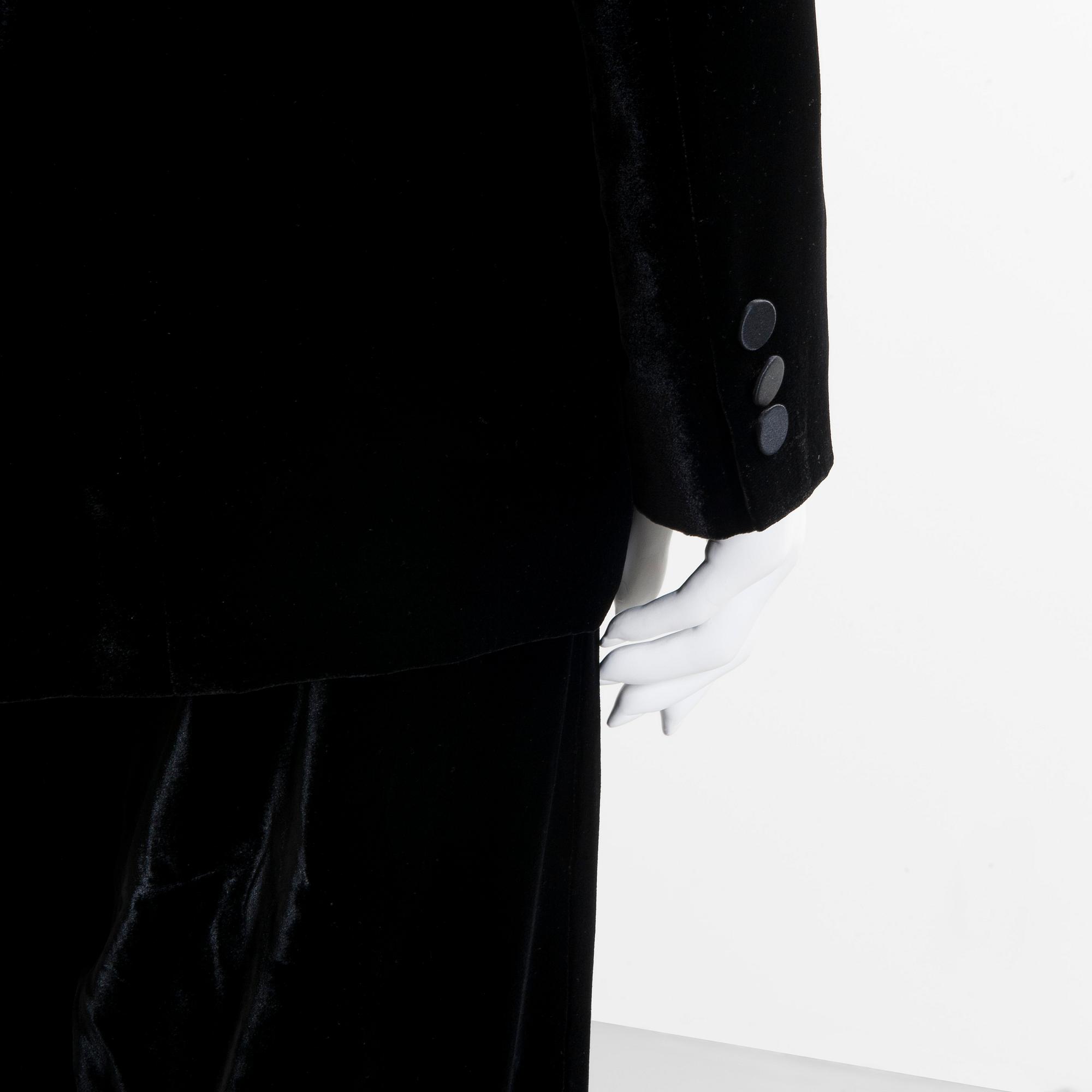 LADIES TUXEDO, Armani. Size 44.