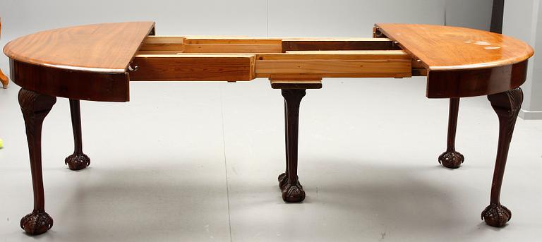 MATSALSGRUPP, 22 delar, Chippendalestil, 1800-1900-tal.