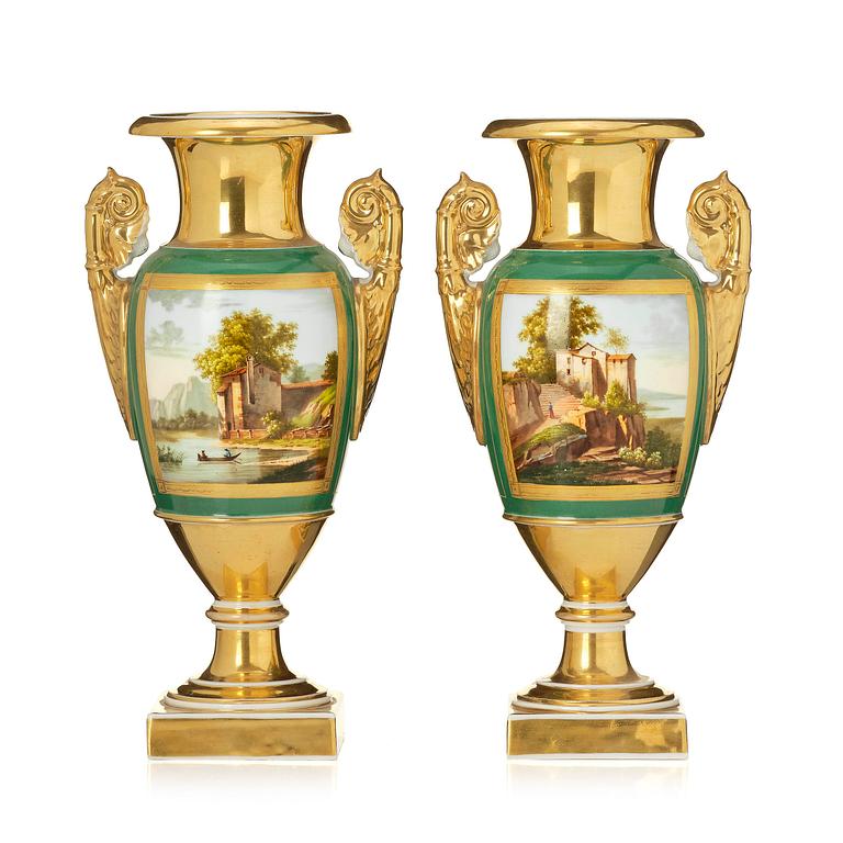 A pair of Empire vases, 19th century.