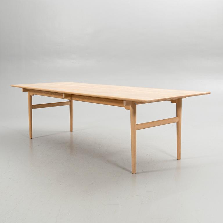 Hans J. Wegner, Matbord, "CH327", 2000-tal.