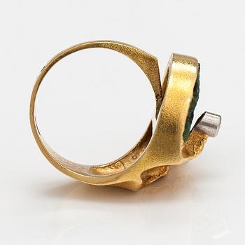 Björn Weckström, "Quebec" an 18K gold ring with a ca. 0.05 ct diamond and a zoisite. Lapponia.