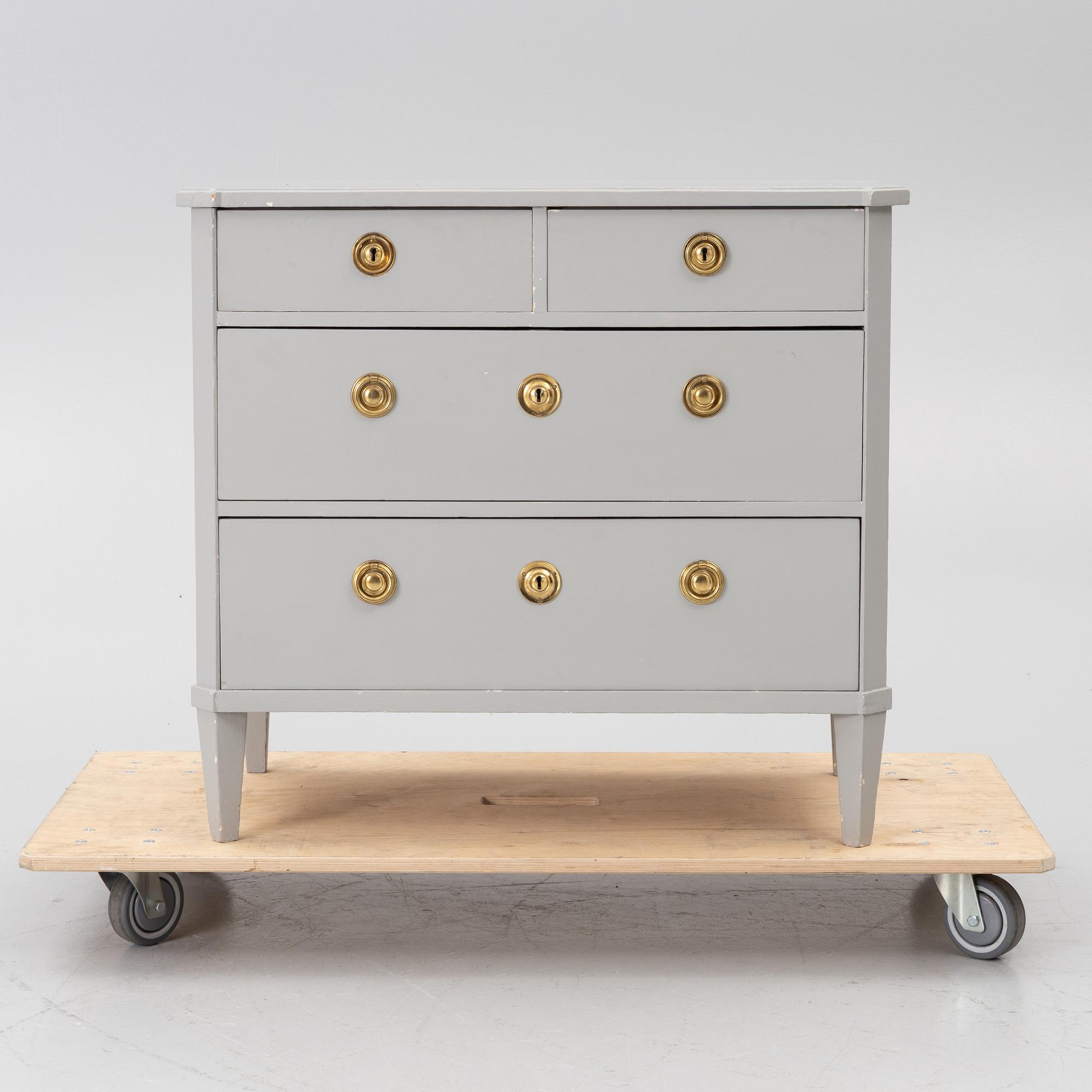Chest of drawers, Gustavian style, mid-20th century.