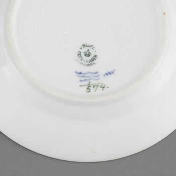 SERVISDELAR, 27 st, porslin, "Musselmalet", Royal Copenhagen, Danmark, 1900-talets andra hälft.