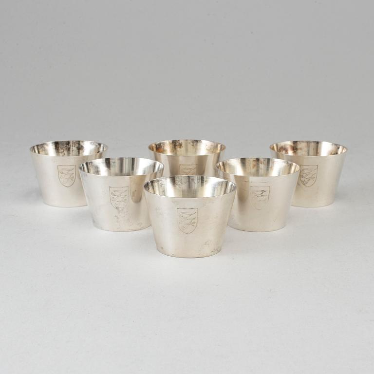 WIWEN NILSSON, 6 stering silver vodka cups with original box, Lund 1963.